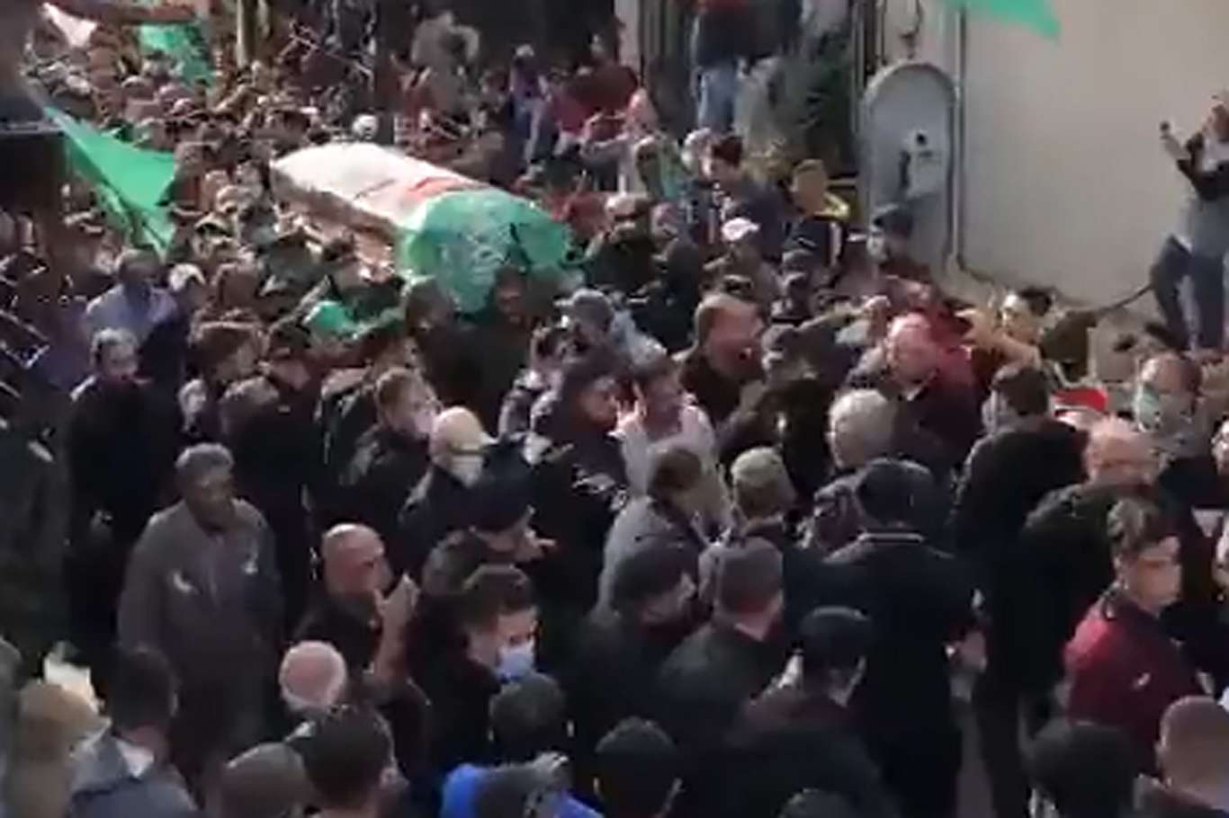 Lübnan'daki cenaze töreninde 4 HAMAS mensubu silahlı saldırıda şehid oldu
